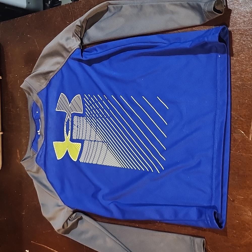 Under armor boys long sleeve
